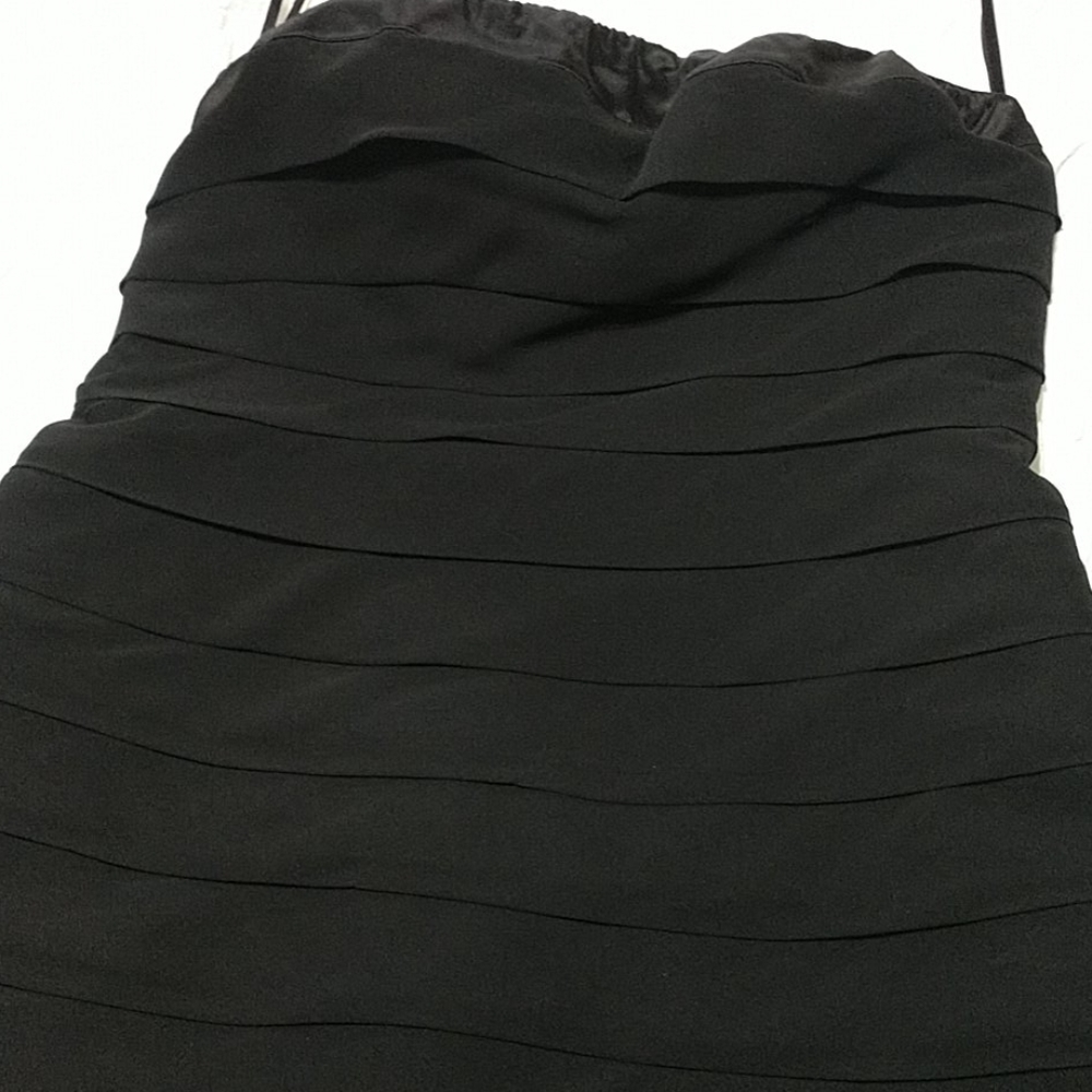 Dress - Picture 5 of 5